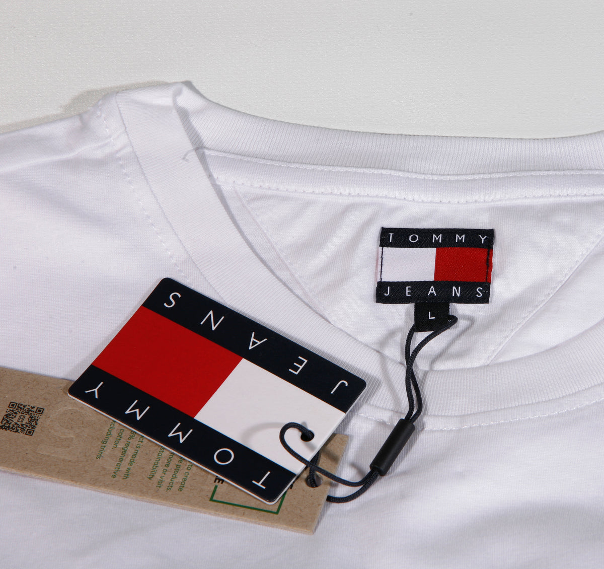 TOMMY HILFIGER T-Shirts Kurzarm Baumwolle TOMMY JEANS DM0DM20740 YBR Weiß