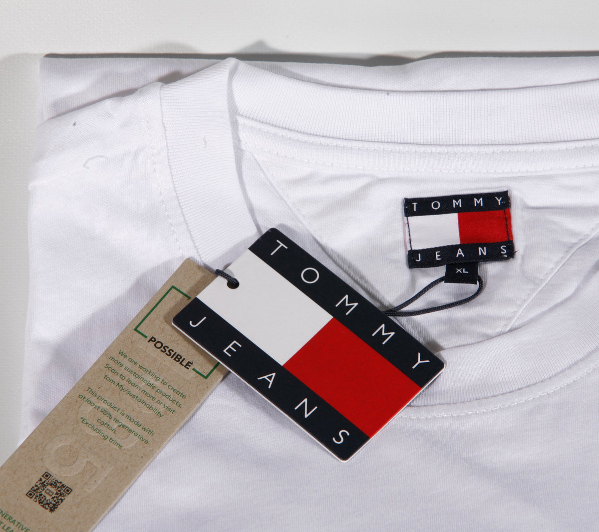 TOMMY HILFIGER T-Shirts Kurzarm Baumwolle TOMMY JEANS DM0DM20744 YBR Weiß